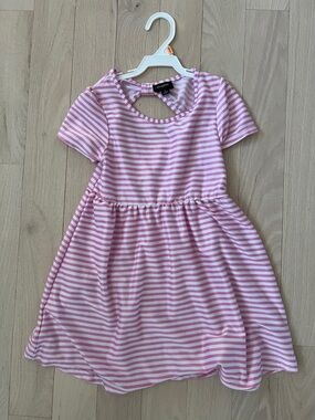 GAP Pink & White Striped Keyhole-Back Dress size 6
